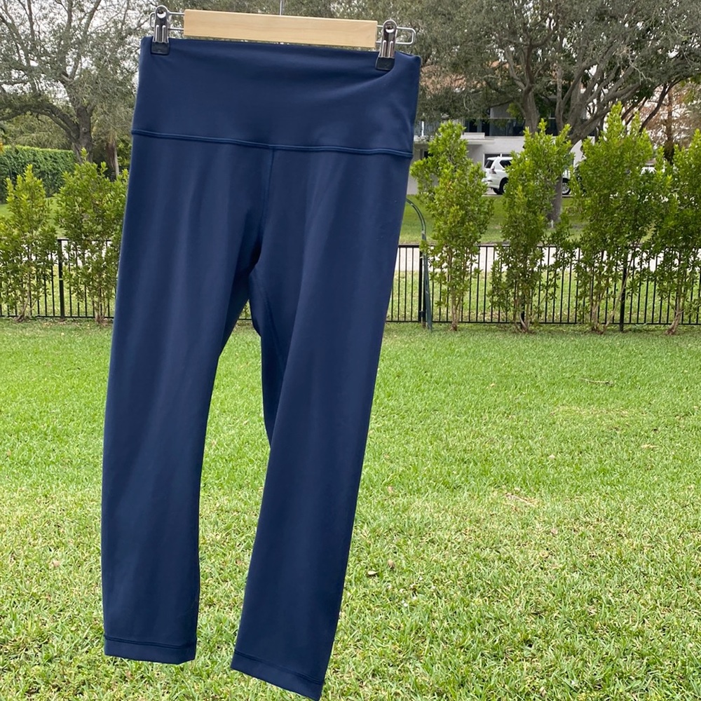 Lululemon capri pants wunder under